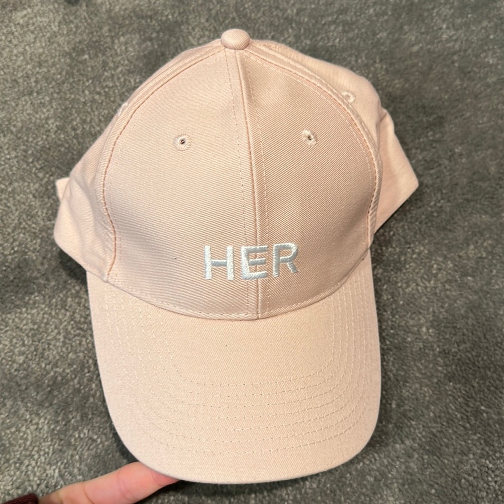 Burberry HER hat